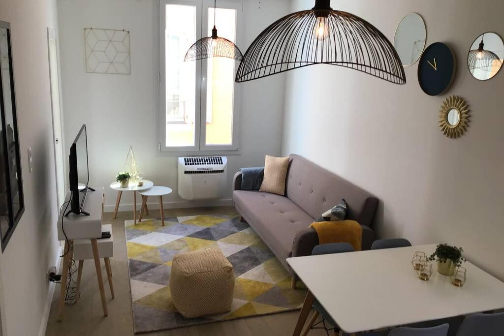 Appartement 2 Chambres Refait A Neuf, Climatise, A 2 Min De La Mer Nice Dış mekan fotoğraf