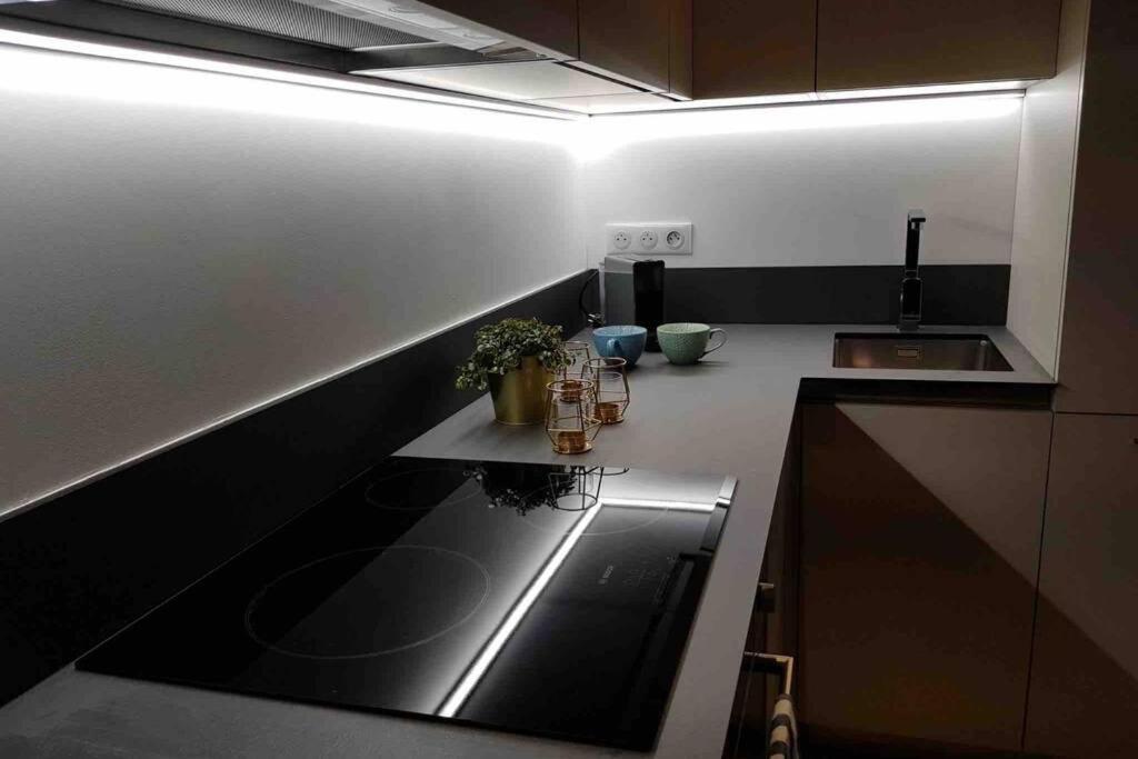 Appartement 2 Chambres Refait A Neuf, Climatise, A 2 Min De La Mer Nice Dış mekan fotoğraf